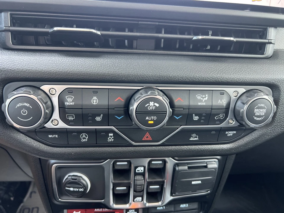 2026 Jeep JL Wrangler - Image 20 of 28