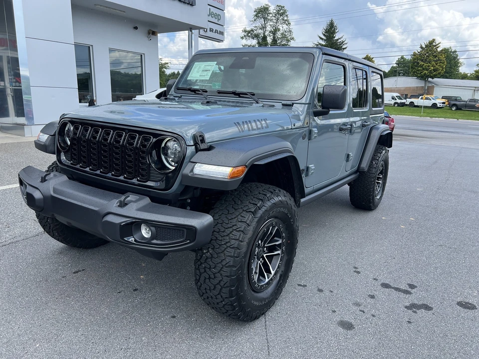 2026 Jeep JL Wrangler - Image 6 of 25