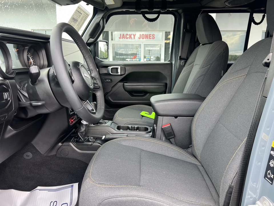 2026 Jeep JL Wrangler - Image 14 of 25