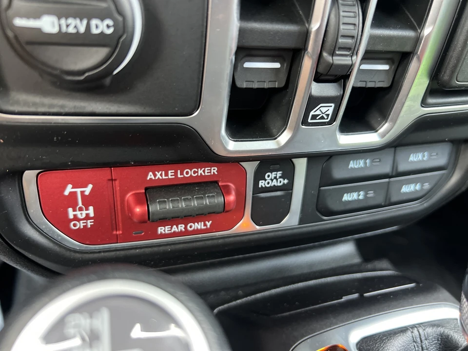 2026 Jeep JL Wrangler - Image 19 of 25