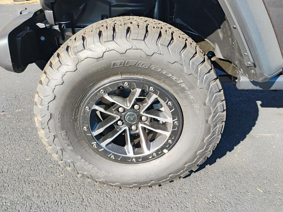2026 Jeep JL Wrangler - Image 10 of 12