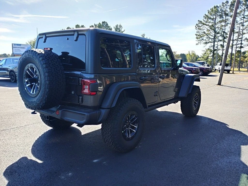 2026 Jeep JL Wrangler - Image 5 of 12