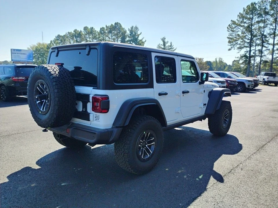 2026 Jeep JL Wrangler - Image 5 of 12