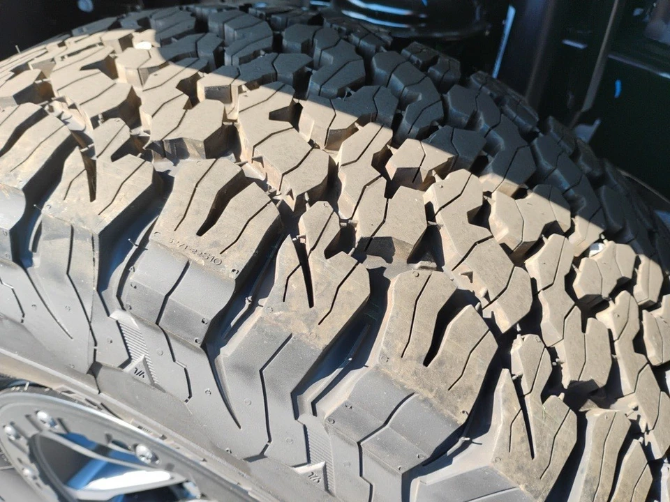 2026 Jeep JL Wrangler - Image 9 of 12