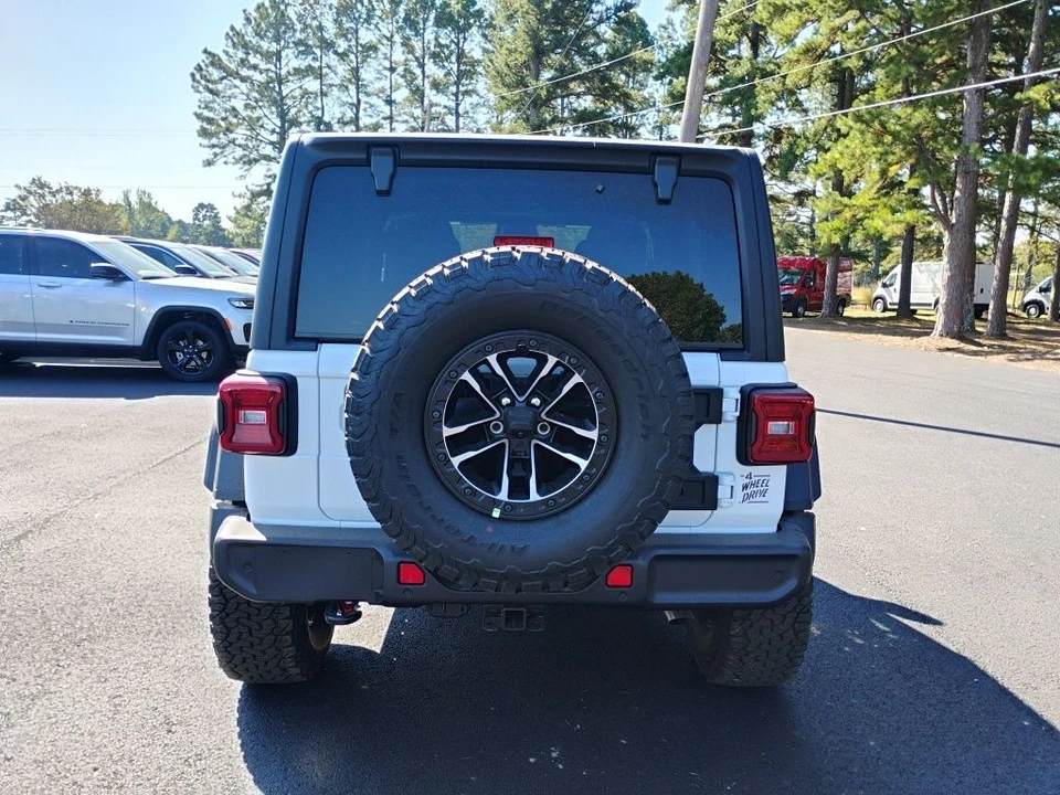 2026 Jeep JL Wrangler - Image 6 of 12