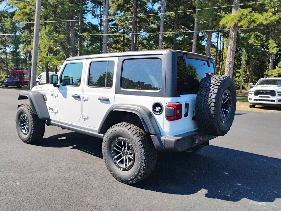 2026 Jeep JL Wrangler - Image 7 of 12