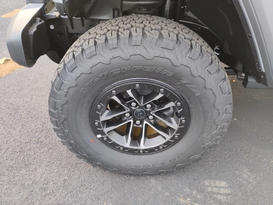2026 Jeep JL Wrangler - Image 9 of 12