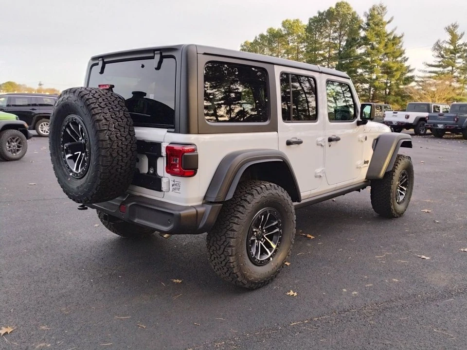 2026 Jeep JL Wrangler - Image 5 of 12