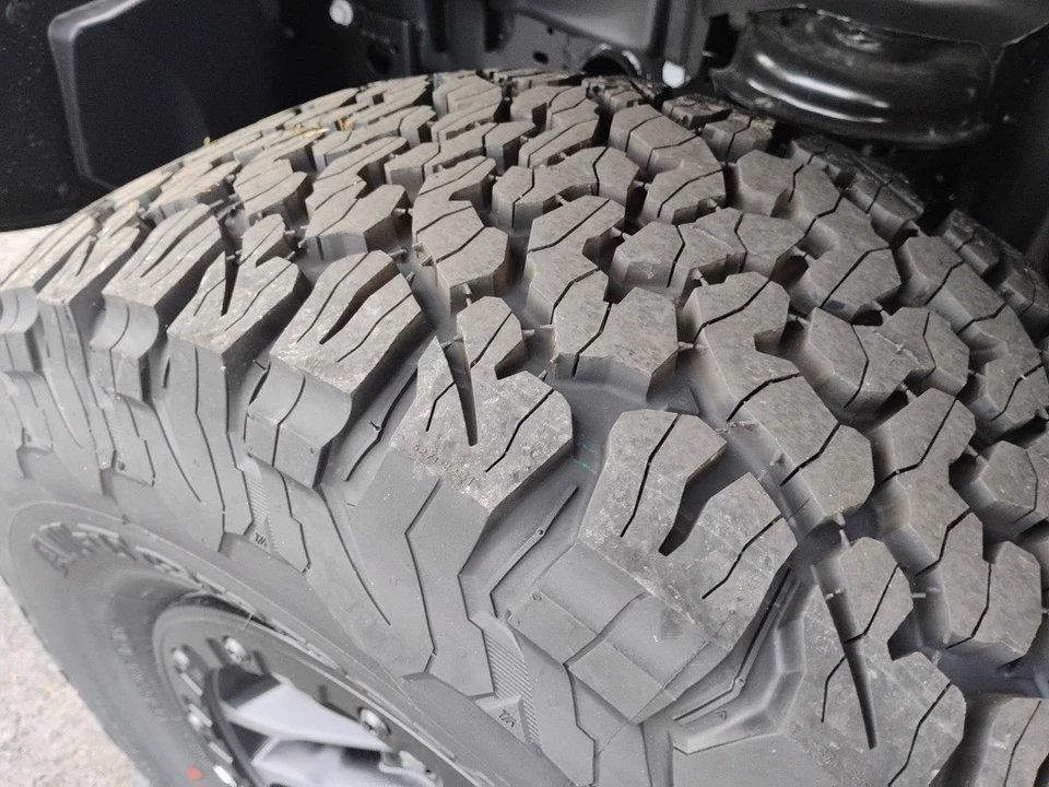 2026 Jeep JL Wrangler - Image 10 of 12