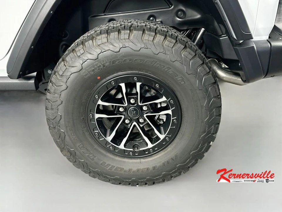 2026 Jeep JL Wrangler - Image 17 of 21