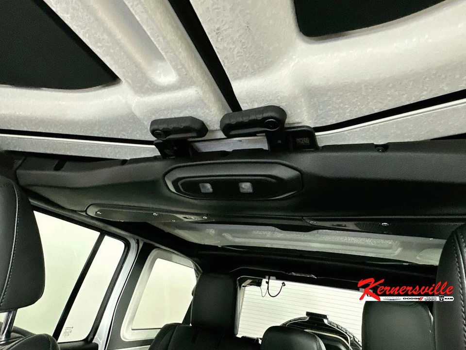 2026 Jeep JL Wrangler - Image 14 of 21