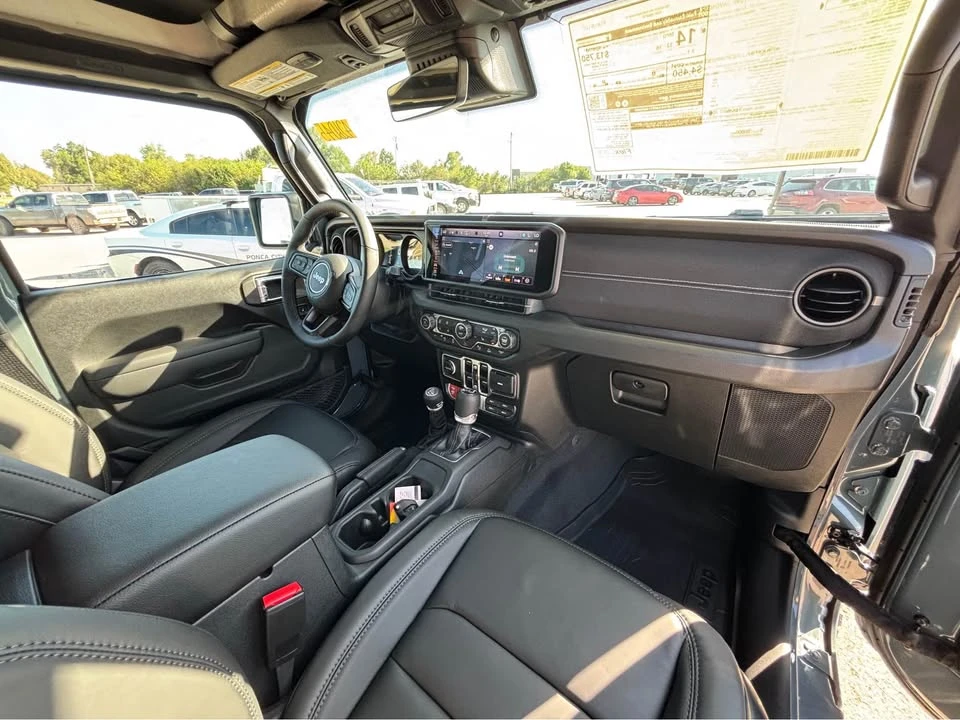 2026 Jeep JL Wrangler - Image 11 of 20
