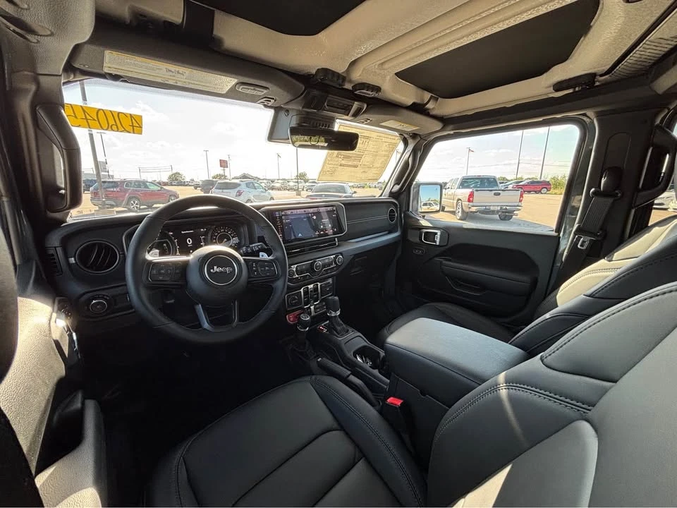 2026 Jeep JL Wrangler - Image 14 of 20