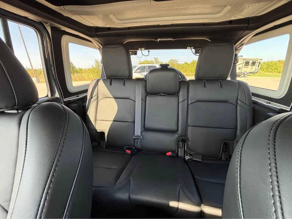 2026 Jeep JL Wrangler - Image 17 of 20