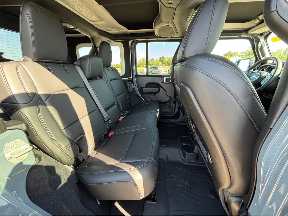 2026 Jeep JL Wrangler - Image 12 of 20
