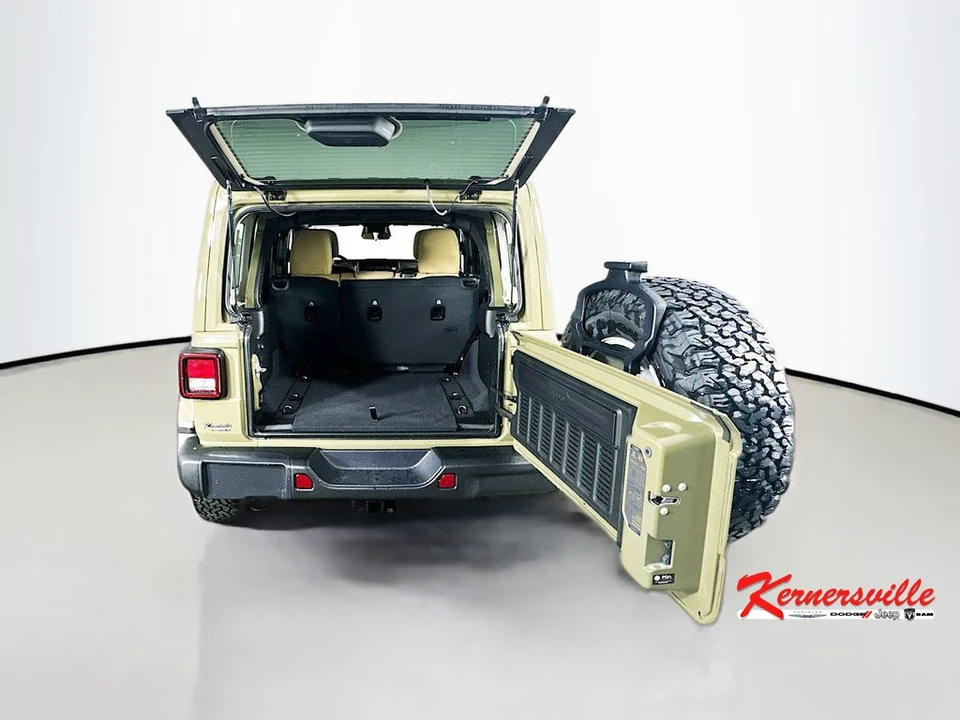 2026 Jeep JL Wrangler - Image 16 of 21