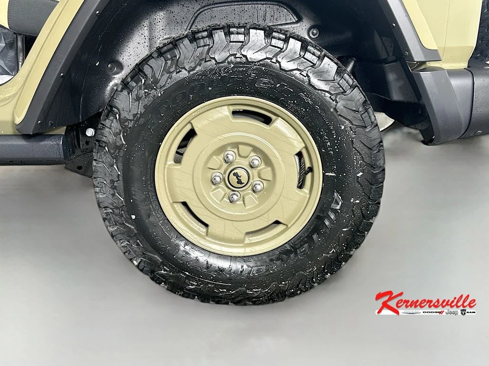 2026 Jeep JL Wrangler - Image 17 of 21