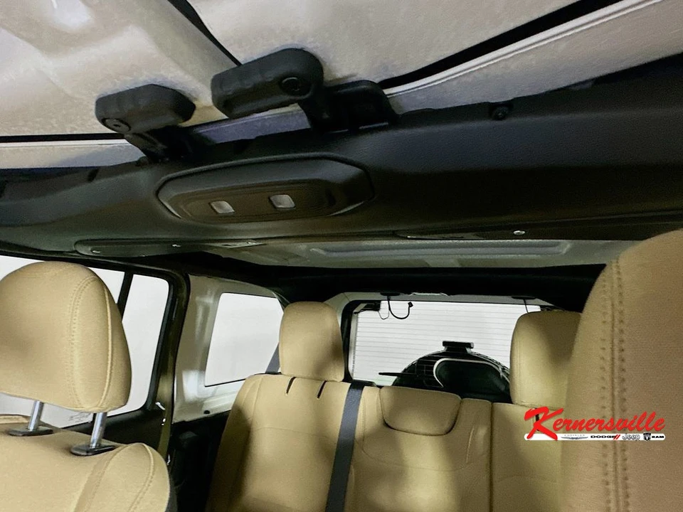 2026 Jeep JL Wrangler - Image 14 of 21