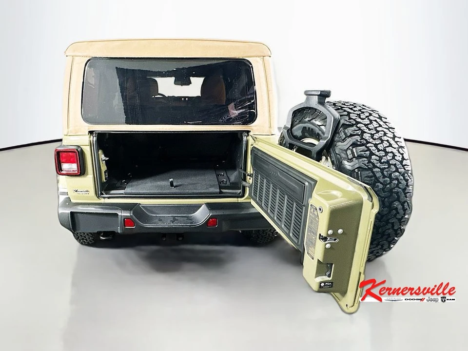 2026 Jeep JL Wrangler - Image 16 of 21