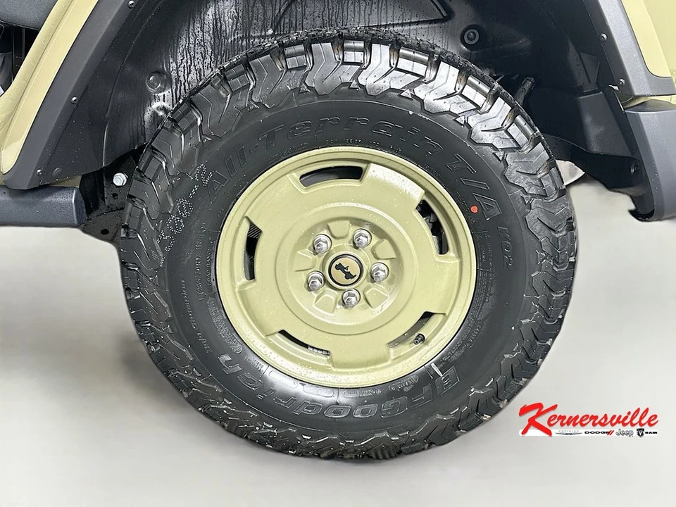 2026 Jeep JL Wrangler - Image 17 of 21