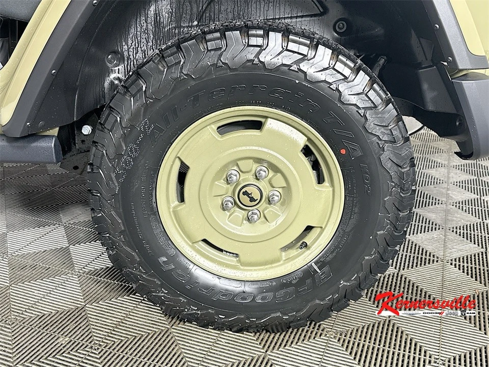 2026 Jeep JL Wrangler - Image 17 of 21