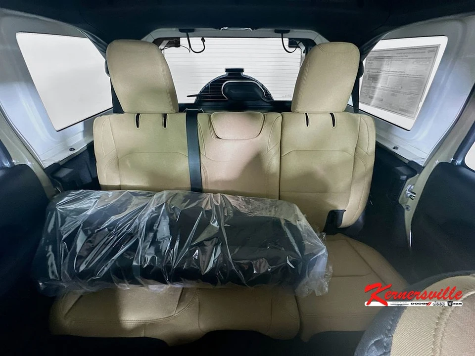 2026 Jeep JL Wrangler - Image 10 of 12