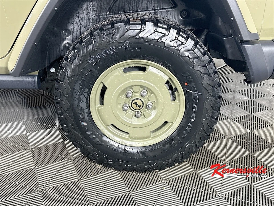 2026 Jeep JL Wrangler - Image 17 of 21