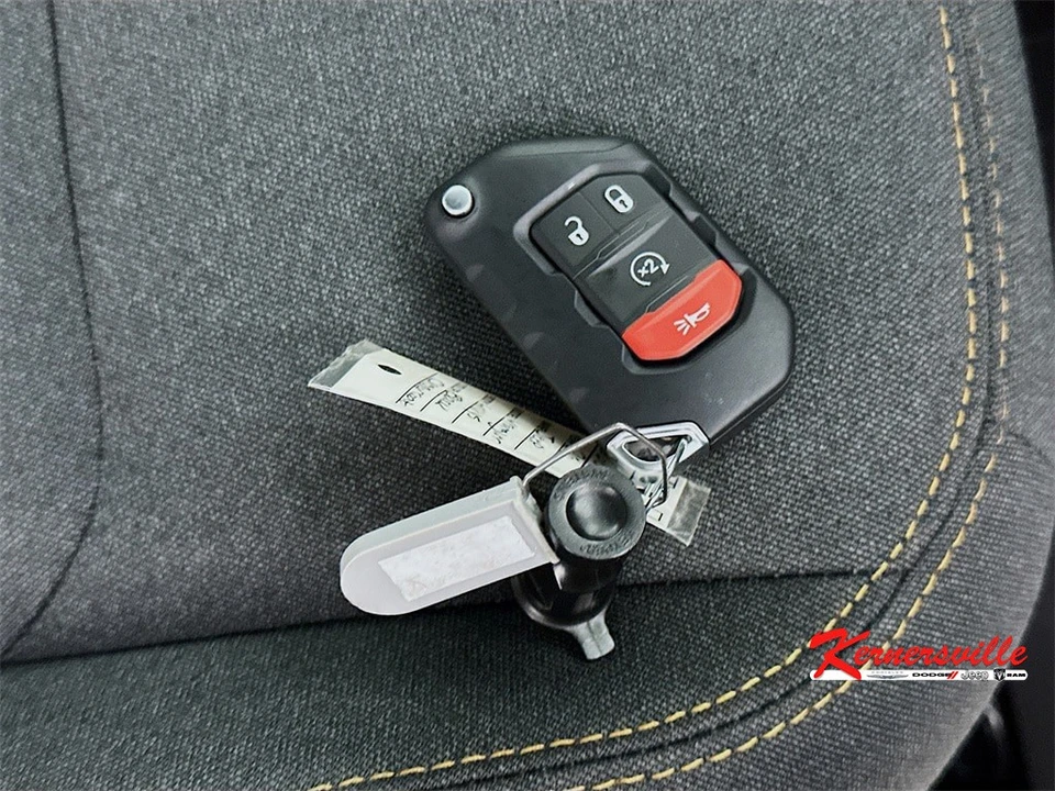 2026 Jeep JL Wrangler - Image 18 of 19