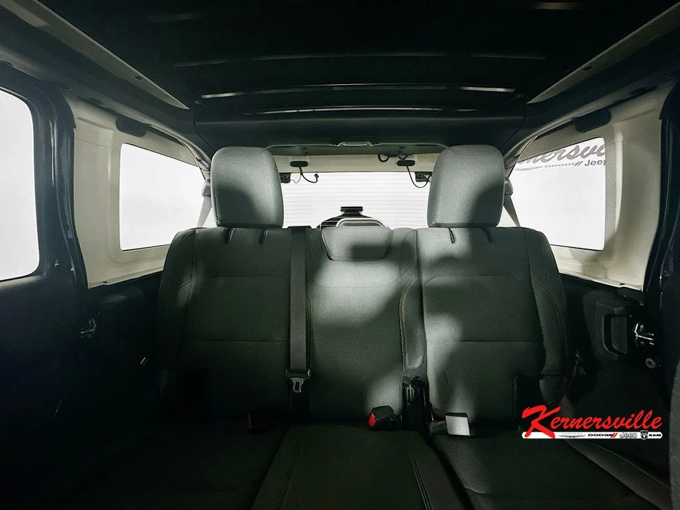 2026 Jeep JL Wrangler - Image 10 of 12