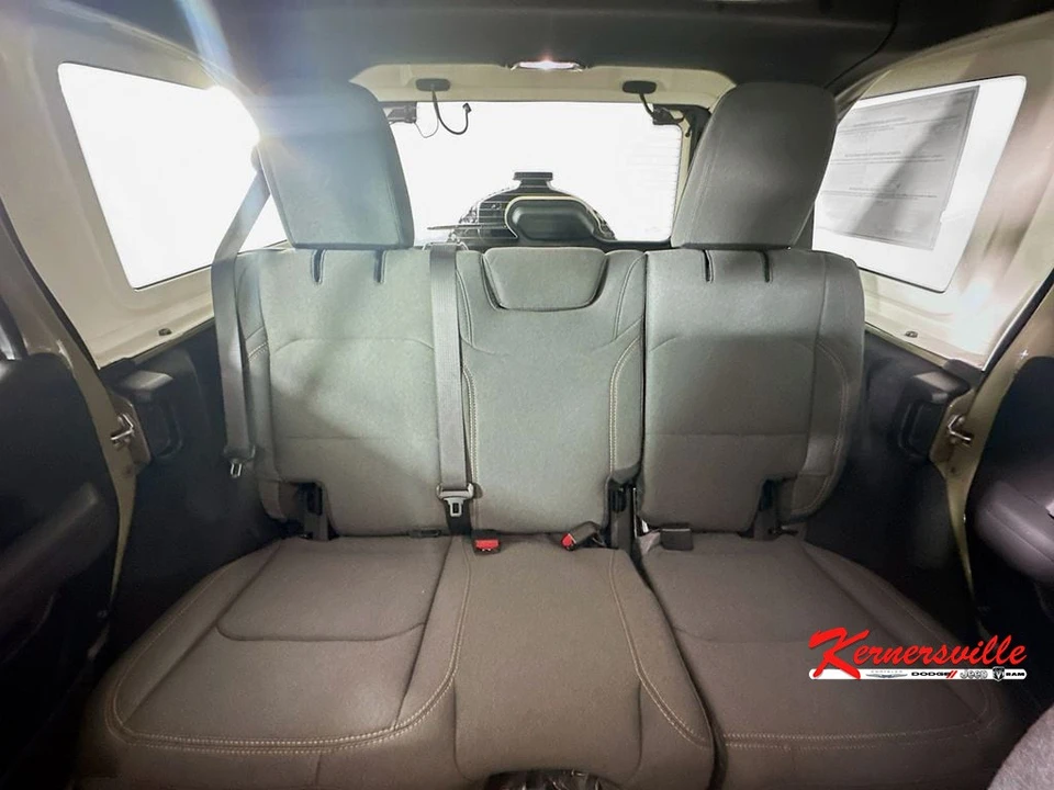 2026 Jeep JL Wrangler - Image 10 of 12