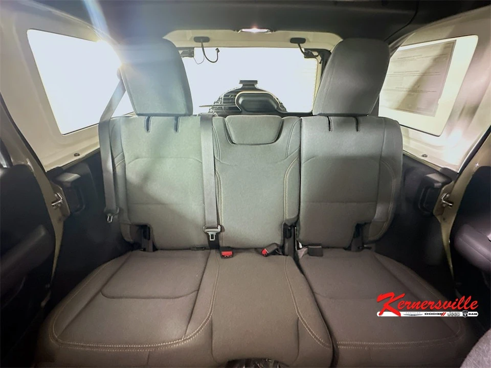 2026 Jeep JL Wrangler - Image 10 of 21