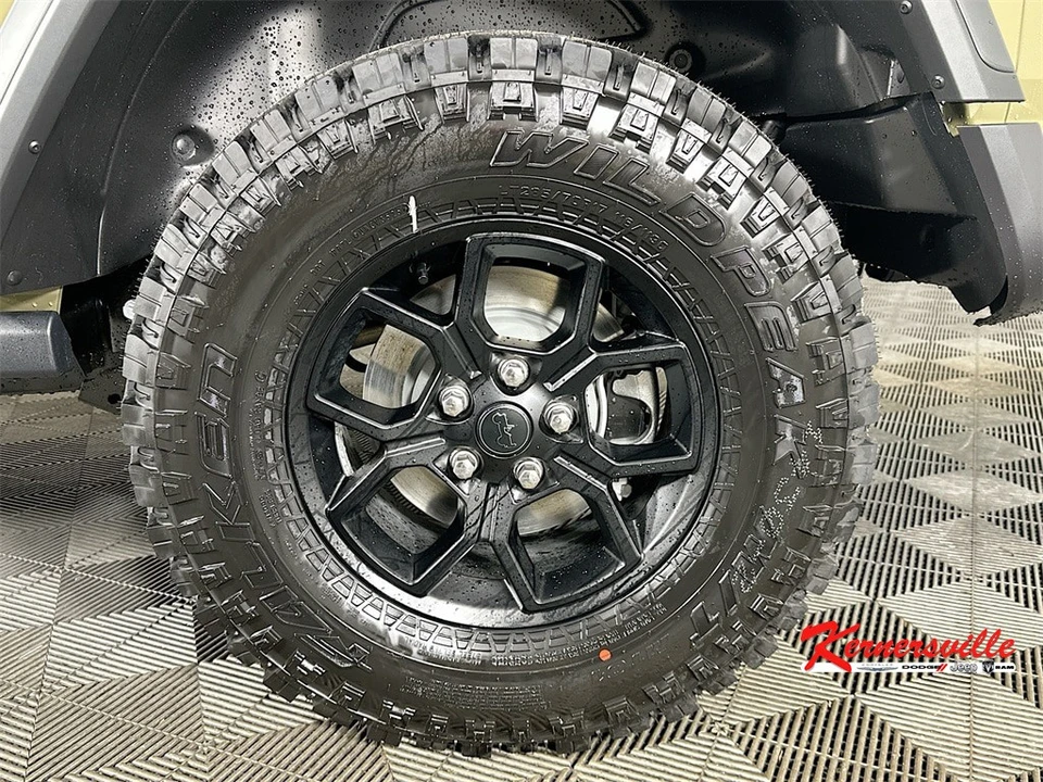 2026 Jeep JL Wrangler - Image 17 of 21