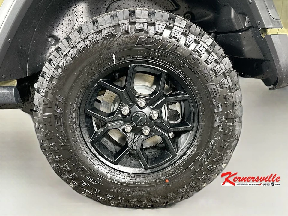 2026 Jeep JL Wrangler - Image 17 of 21