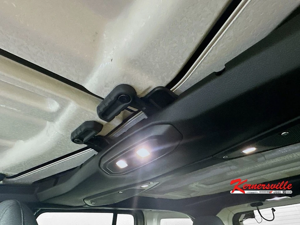 2026 Jeep JL Wrangler - Image 14 of 21