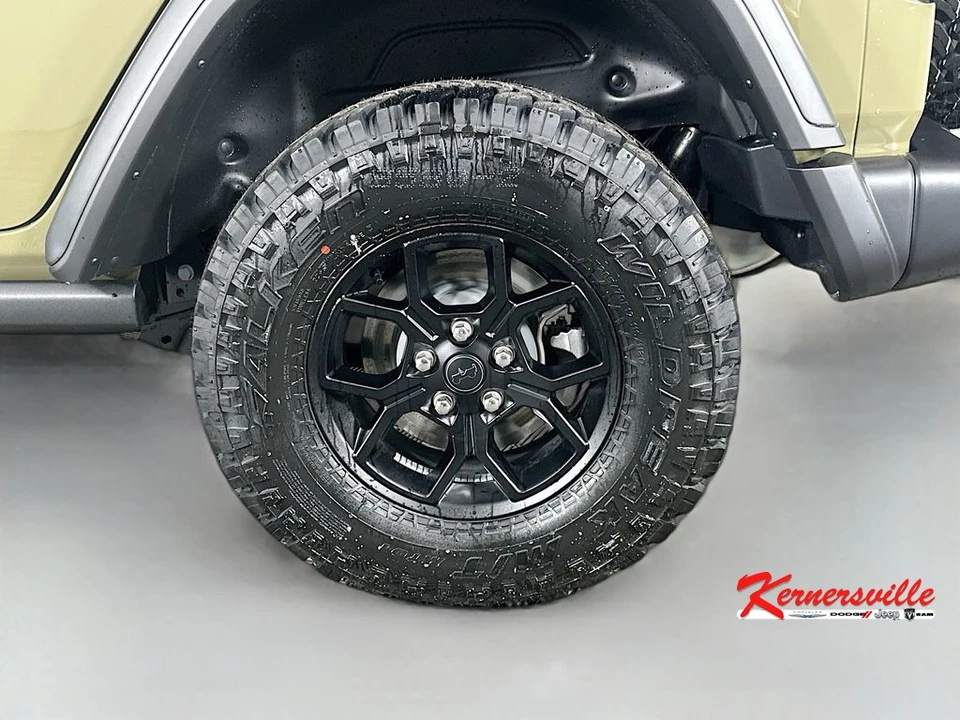 2026 Jeep JL Wrangler - Image 17 of 21