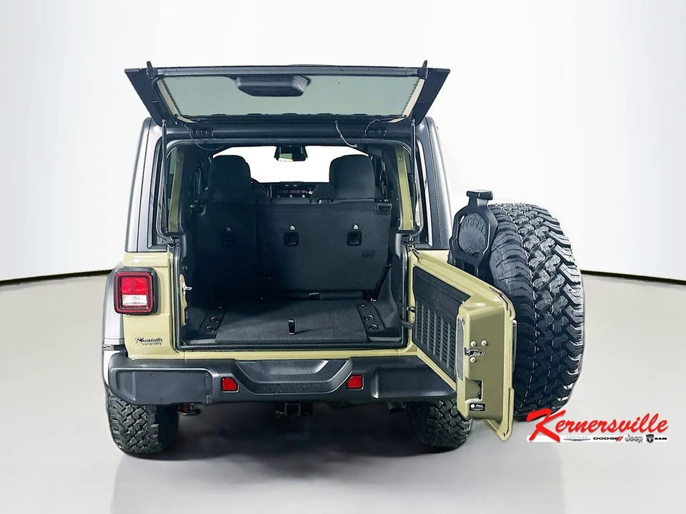 2026 Jeep JL Wrangler - Image 16 of 21