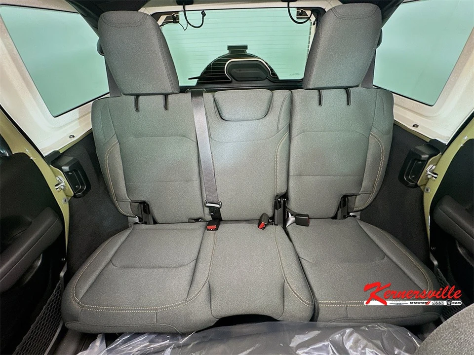2026 Jeep JL Wrangler - Image 10 of 12
