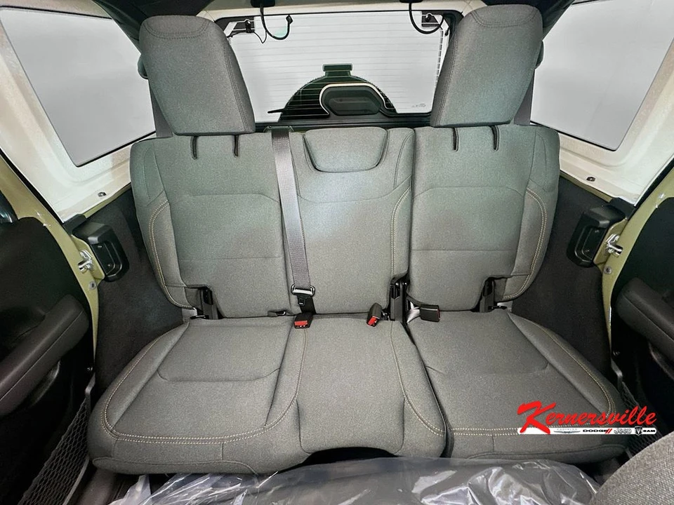 2026 Jeep JL Wrangler - Image 10 of 21