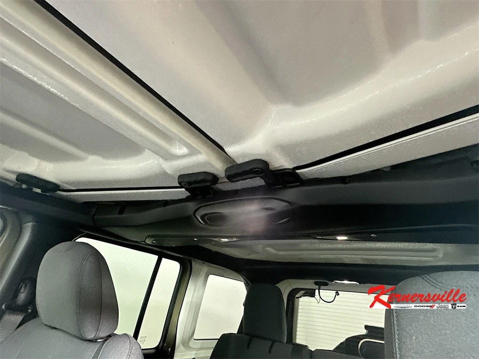 2026 Jeep JL Wrangler - Image 14 of 21