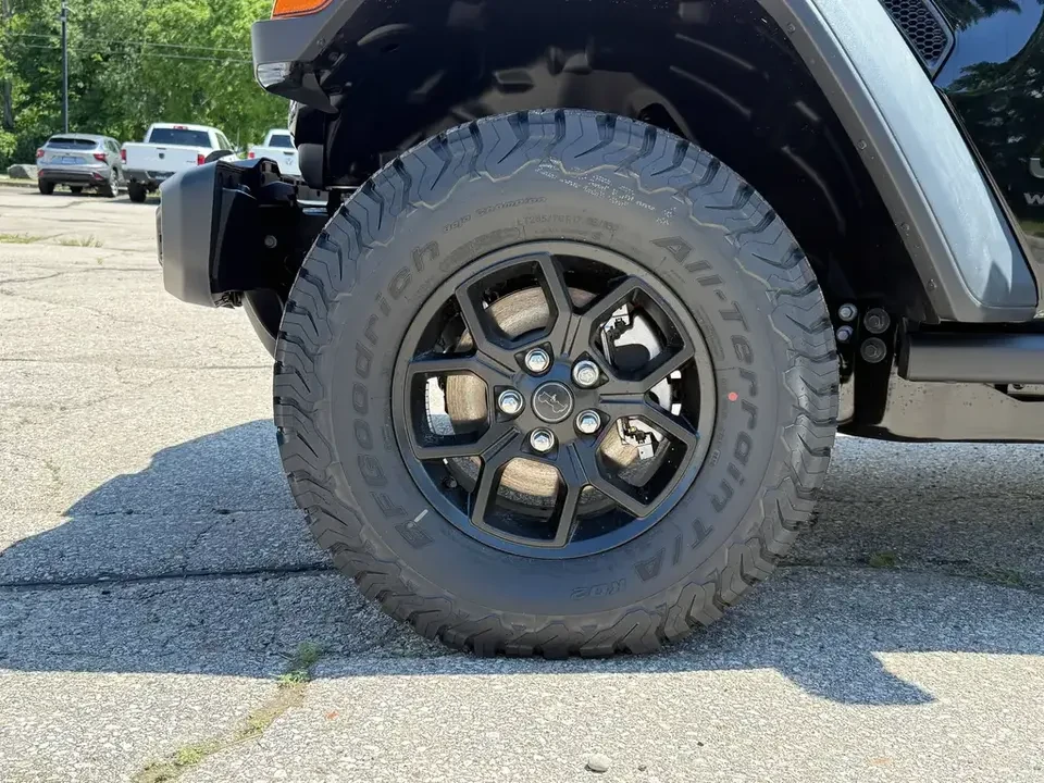 2026 Jeep JL Wrangler - Image 8 of 17