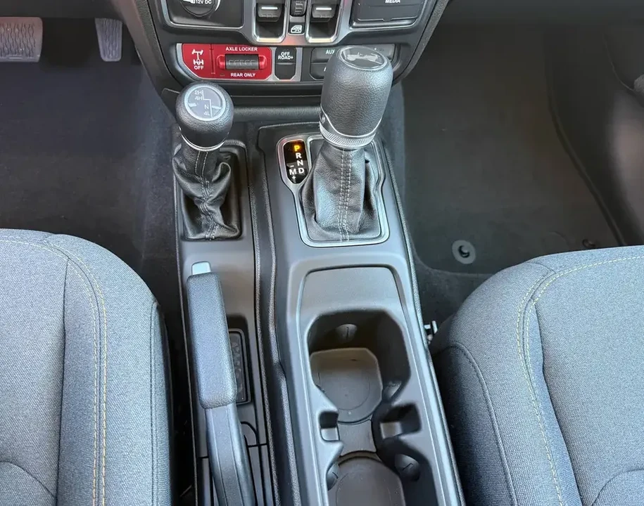 2026 Jeep JL Wrangler - Image 13 of 17
