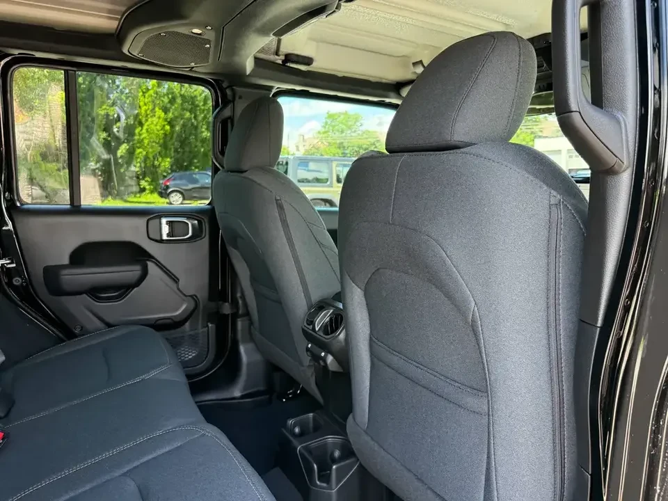 2026 Jeep JL Wrangler - Image 17 of 17