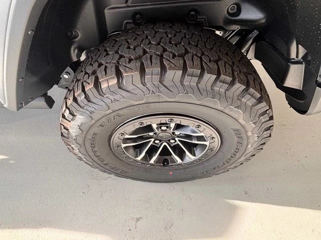2026 Jeep JL Wrangler - Image 9 of 17