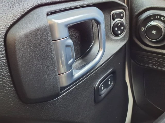 2026 Jeep JL Wrangler - Image 12 of 20