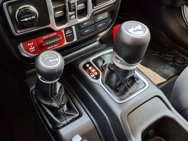 2026 Jeep JL Wrangler - Image 14 of 20