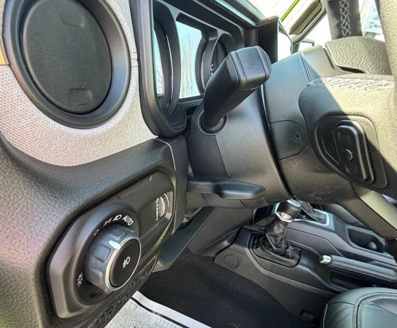 2026 Jeep JL Wrangler - Image 18 of 20