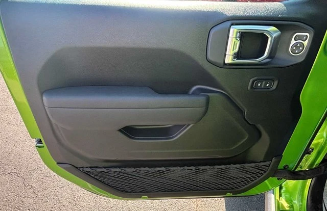 2026 Jeep JL Wrangler - Image 17 of 20