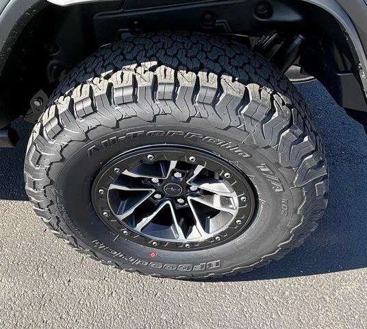 2026 Jeep JL Wrangler - Image 9 of 20