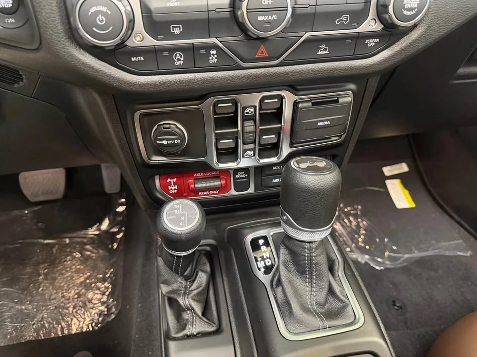 2026 Jeep JL Wrangler - Image 11 of 13