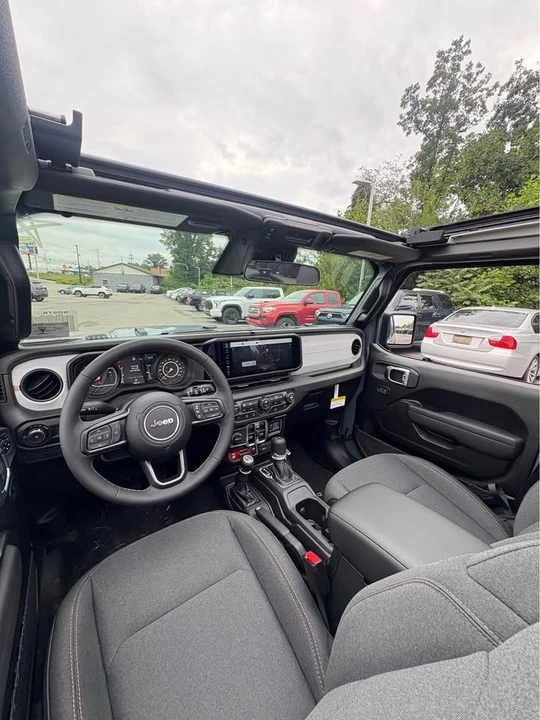 2026 Jeep JL Wrangler - Image 11 of 14